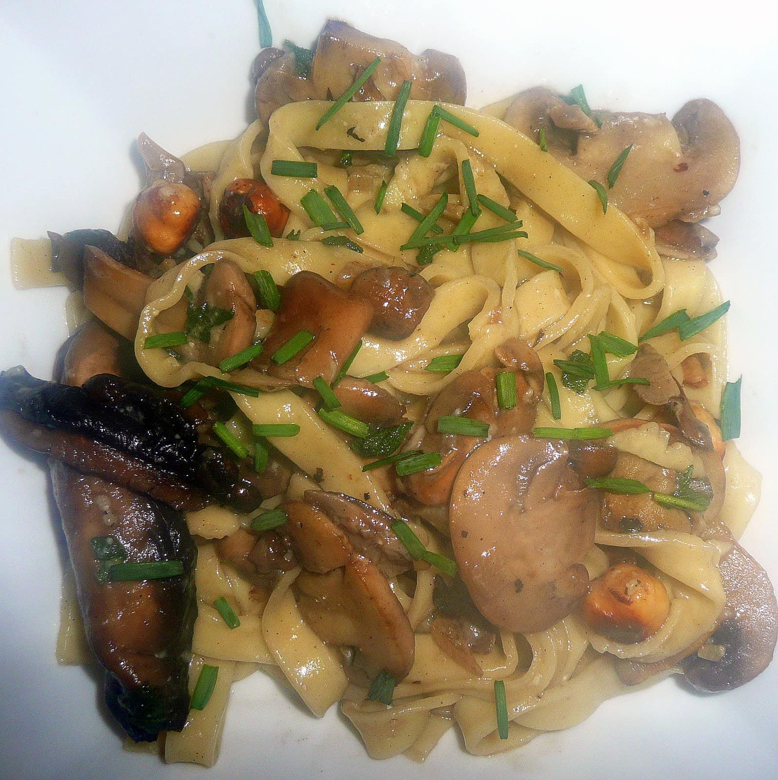 Fettuccine with Mushrooms and Hazelnuts