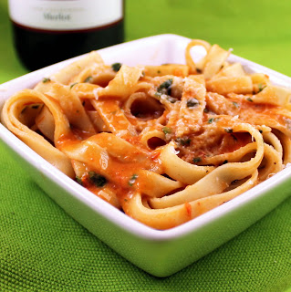 Fettuccine with Fresh Tomato Sauce