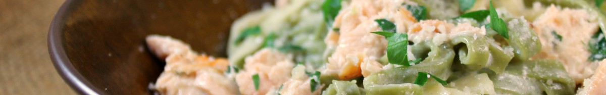 Spinach Spaghetti with Salmon Cream Sauce