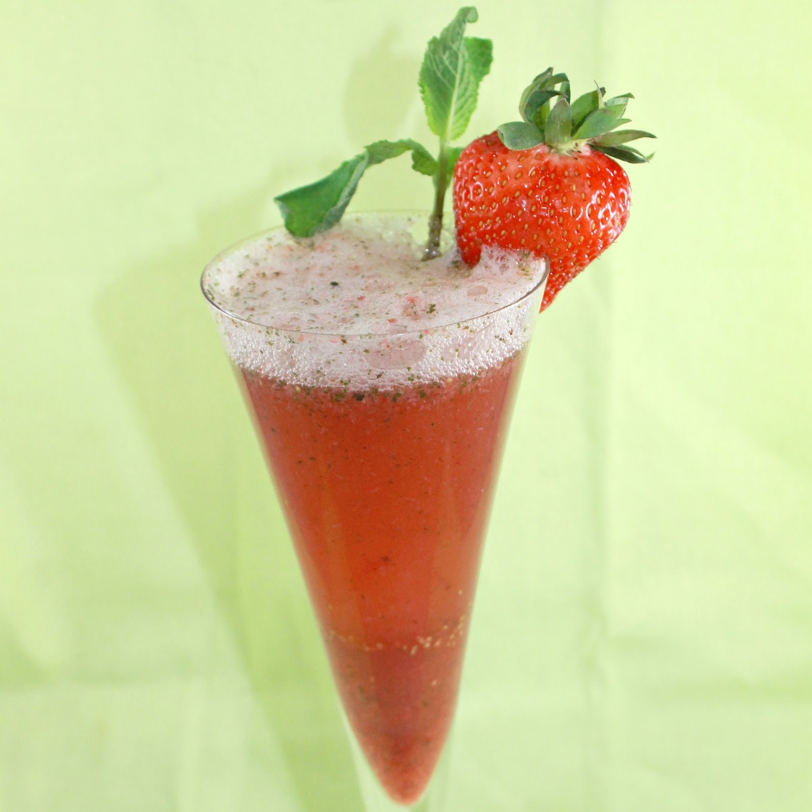 Strawberry-Mint Sparkling Limeade