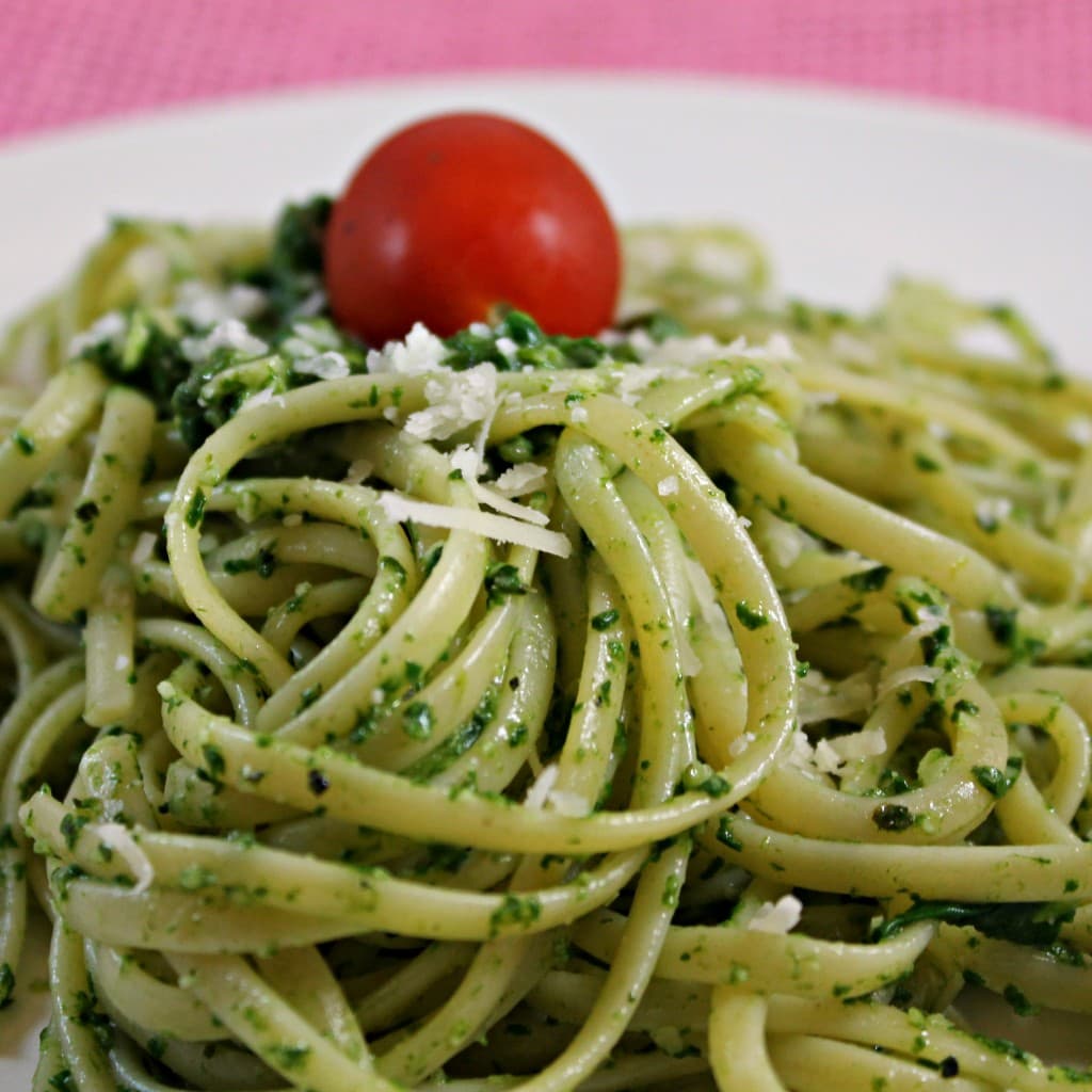 Linguine with Spinach-Herb Pesto