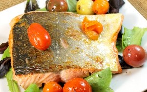 Salmon Salad with Roasted Cherry Tomatoes