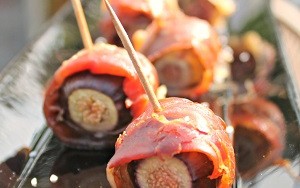 Prosciutto Wrapped Figs