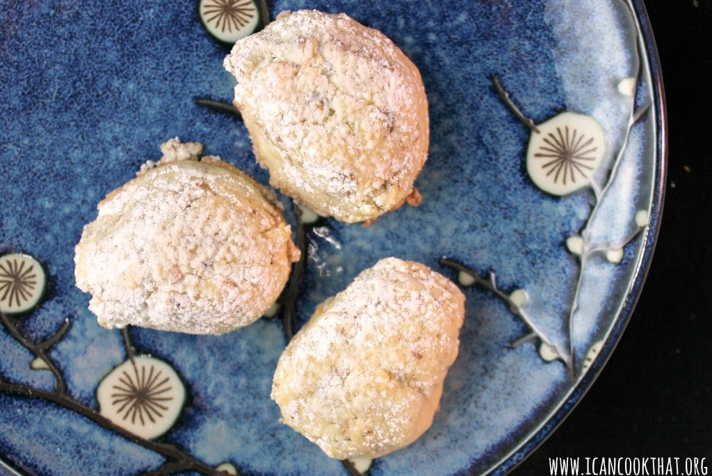 Kourambiethes (Greek Christmas Cookies)