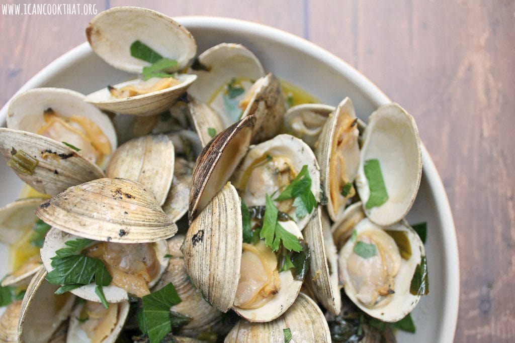 Grilled Clams in Lemon Butter Sauce