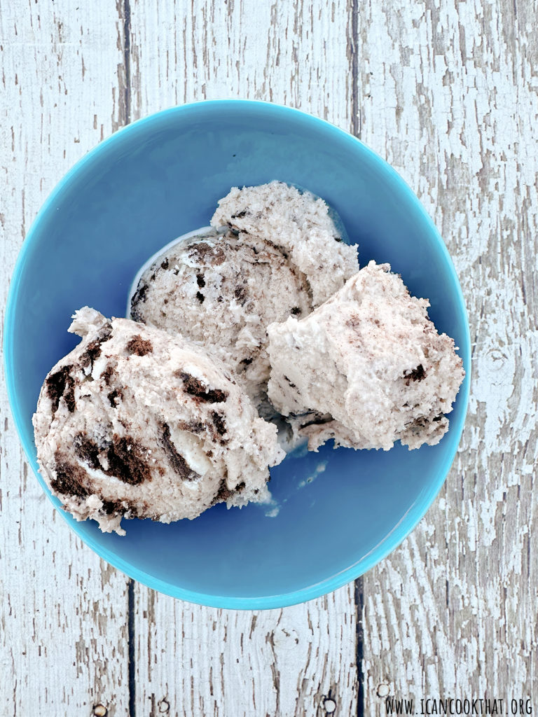 Homemade Cookies and Cream Ice Cream